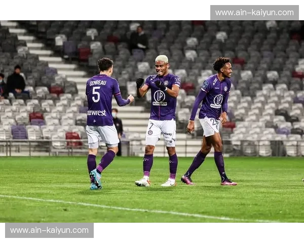 法兰西南部的紫色风暴与芥末之城的荣耀守卫：图卢兹vs第戎的宿命对决